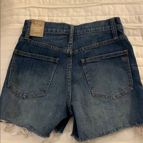 Madewell denim cut off shorts - Picture 2 of 2